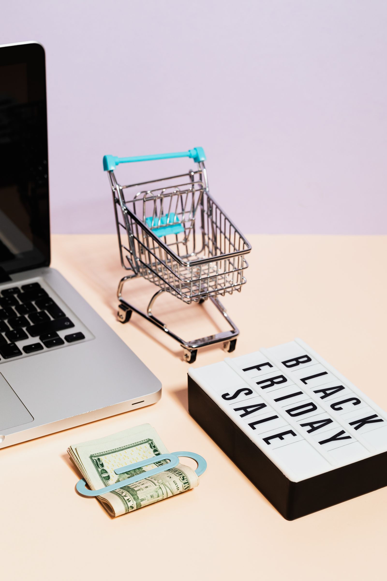 Prepararsi al Black Friday: un modello di calendario della campagna